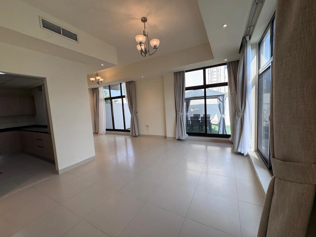 Spacious Corner Townhouse Living Area, Dubai
